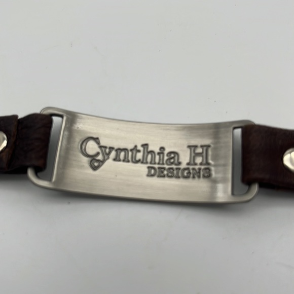 Cynthia H Designs leather live laugh bracelet - Picture 3 of 4